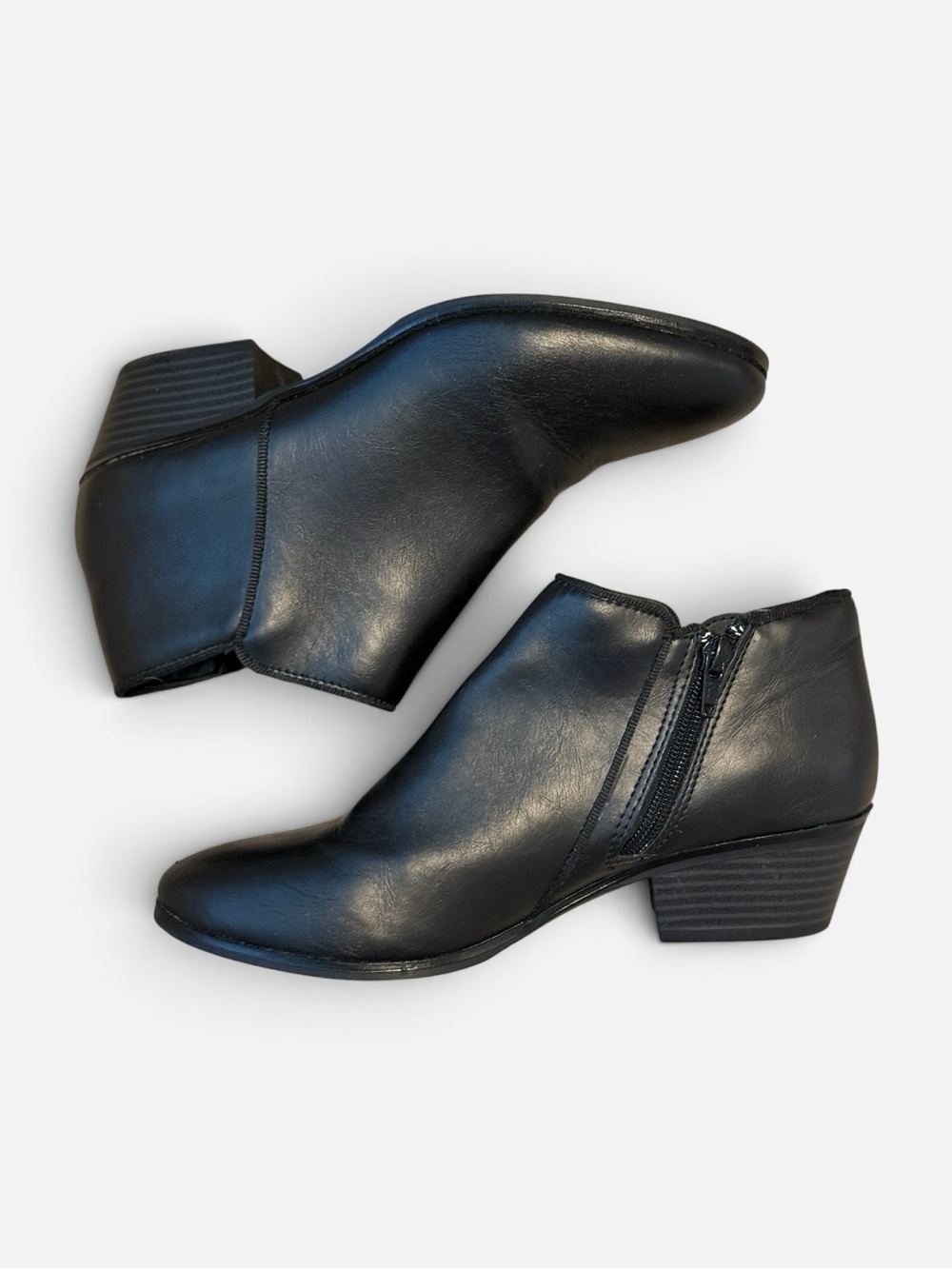 St John’s Bay Women's Sz 7 Black Ankle Booties Black Faux Leather Block Heel